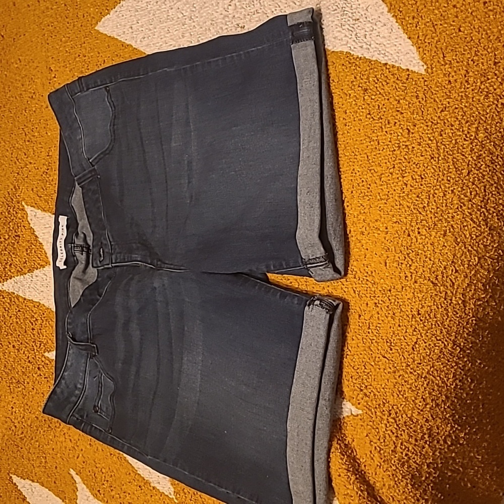 Celebrity pink knee length shorts size 16